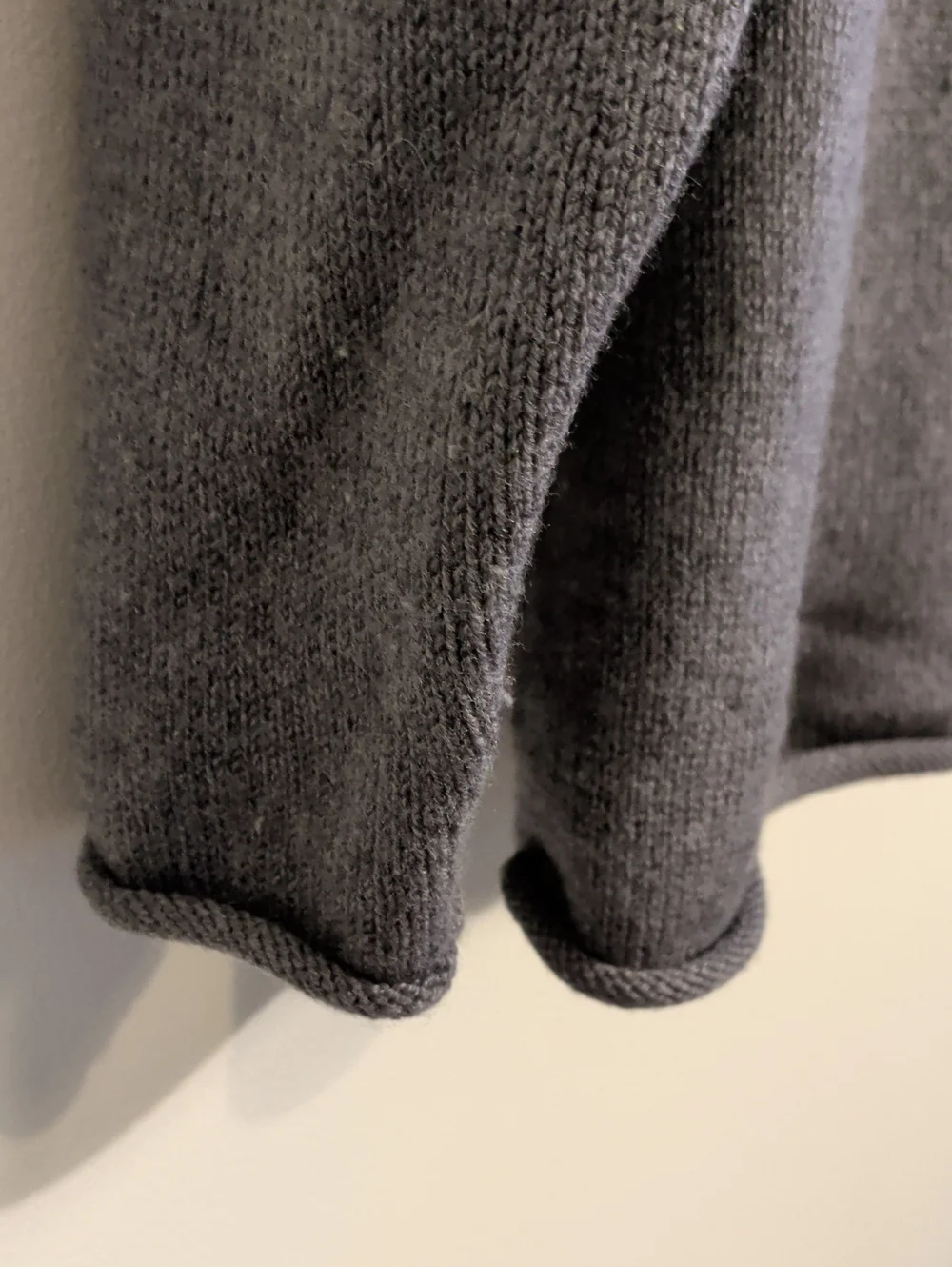 ARITZIA BABATON roll neck merino wool sweater - size medium - Picture 7 of 8